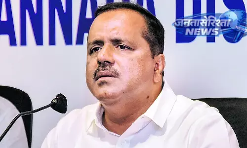 दलबदल कानून को मजबूत करने की तैयारी, MLA पर कड़े प्रतिबंधों की सिफारिश संभव दलबदल कानून को मजबूत करने की तैयारी, MLA पर कड़े प्रतिबंधों की सिफारिश संभव
