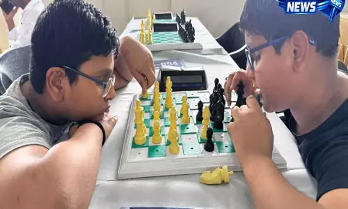 Hyderabad में ब्लाइंड शतरंज खिलाड़ी बोर्ड पर दिखा रहे हैं दमखम Hyderabad में ब्लाइंड शतरंज खिलाड़ी बोर्ड पर दिखा रहे हैं दमखम