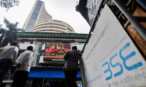 सेंसेक्स और निफ्टी में उतार-चढ़ाव, विदेशी निवेशकों की बिकवाली और वैश्विक अनिश्चितता का दबाव सेंसेक्स और निफ्टी में उतार-चढ़ाव, विदेशी निवेशकों की बिकवाली और वैश्विक अनिश्चितता का दबाव
