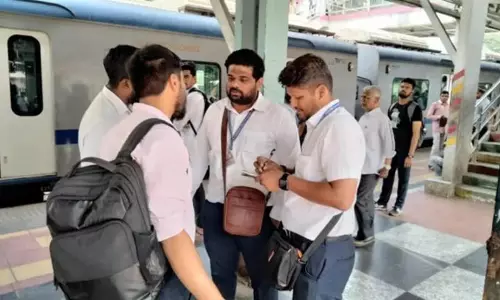 Ahmedabad: टिकट जांच अभियान से 27 करोड़ रुपये की वसूली Ahmedabad: टिकट जांच अभियान से 27 करोड़ रुपये की वसूली