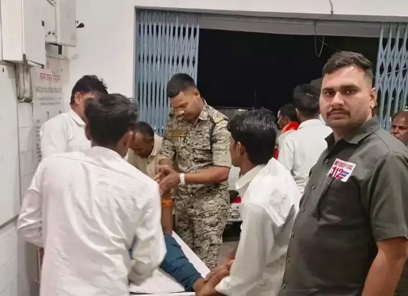 Tikamgarh: शादी समारोह में करंट से घायल युवक को मिली मदद
