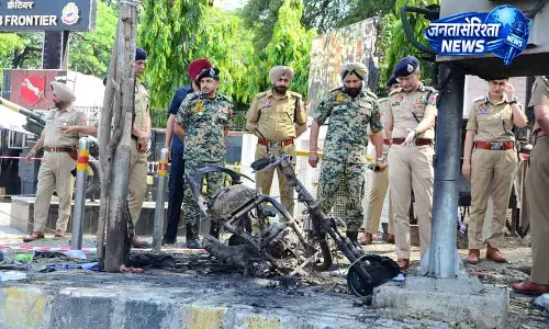 Jalandhar-Amritsar धमाके, पुलिस ने विदेशी साज़िश की आशंका जताई Jalandhar-Amritsar धमाके, पुलिस ने विदेशी साज़िश की आशंका जताई
