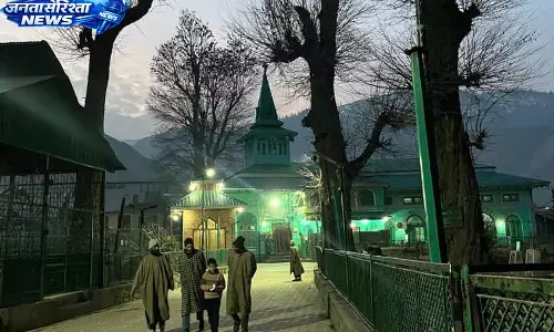 Baramulla: सांप्रदायिक सद्भाव और भाईचारे का प्रतीक Baramulla: सांप्रदायिक सद्भाव और भाईचारे का प्रतीक