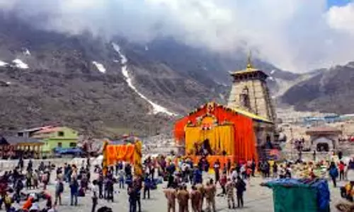 Guptkashi: धार्मिक स्थल पर हथियार मिलने से सुरक्षा सवालों में Guptkashi: धार्मिक स्थल पर हथियार मिलने से सुरक्षा सवालों में