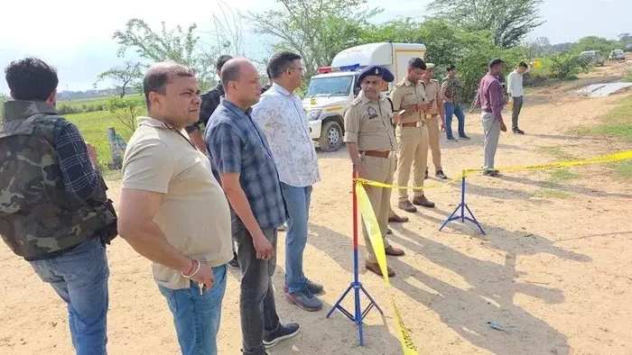 Mathura: एनकाउंटर में बड़ी सफलता, दो बदमाश मारे गए Mathura: एनकाउंटर में बड़ी सफलता, दो बदमाश मारे गए