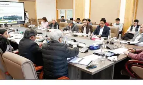 Gulmarg CM उमर ने टूरिज्म इंफ्रास्ट्रक्चर प्रोजेक्ट्स को समय पर पूरा करने पर जोर दिया Gulmarg CM उमर ने टूरिज्म इंफ्रास्ट्रक्चर प्रोजेक्ट्स को समय पर पूरा करने पर जोर दिया