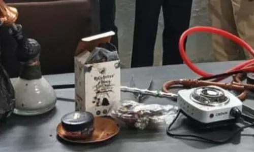 फार्म हाउस को पुलिस ने घेरा, हुक्का पार्टी का भंडाफोड़