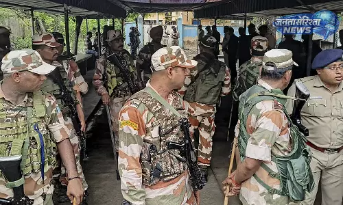 बुद्धदेव बेरा की हालत गंभीर, अस्पताल में ICU में इलाज जारी बुद्धदेव बेरा की हालत गंभीर, अस्पताल में ICU में इलाज जारी