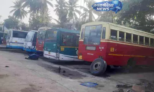 KSRTC वेल्लारडा डिपो में बस सेवाओं की स्थिति बिगड़ी, यात्रियों को भारी परेशानी KSRTC वेल्लारडा डिपो में बस सेवाओं की स्थिति बिगड़ी, यात्रियों को भारी परेशानी