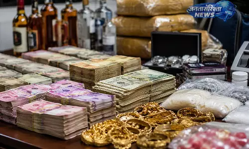 Delhi : 1,444 करोड़ की बड़ी जब्ती, चार राज्यों और पुडुचेरी में कैश, शराब और सामान बरामद