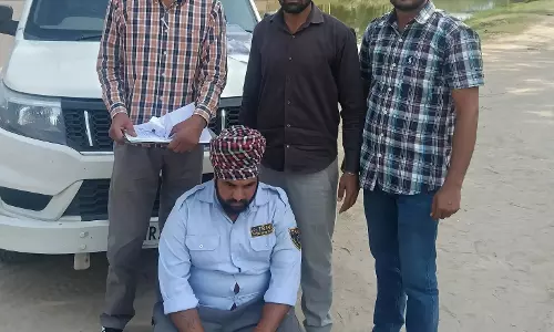 Sirsa: पांच तस्करों की गिरफ्तारी से हड़कंप Sirsa: पांच तस्करों की गिरफ्तारी से हड़कंप