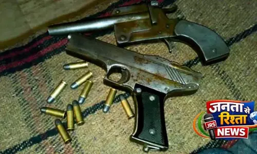 दो छापों में अवैध हथियार फैक्ट्री का भंडाफोड़, Police ने पिस्तौल और गोला-बारूद जब्त किए दो छापों में अवैध हथियार फैक्ट्री का भंडाफोड़, Police ने पिस्तौल और गोला-बारूद जब्त किए