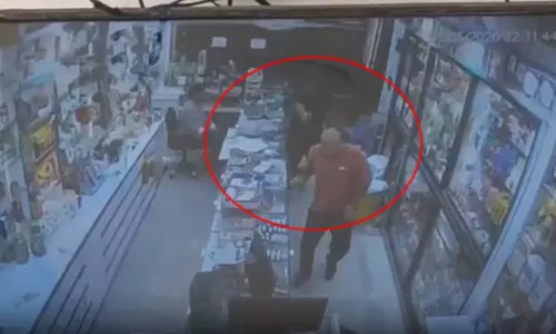 रायपुर LIVE वीडियो...दो सालियों की हत्या के बाद आरोपी का चौंकाने वाला VIDEO आया सामने, एक जान बाल-बाल बची