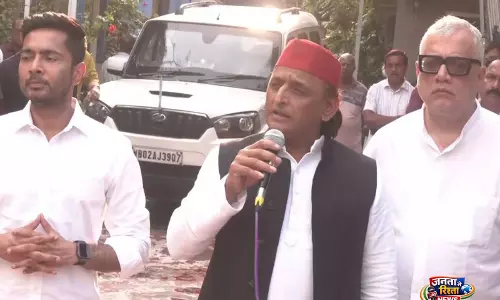 Akhilesh Yadav ने पश्चिम बंगाल विधानसभा चुनावों में बहु-स्तरीय माफियागिरी का आरोप लगाया Akhilesh Yadav ने पश्चिम बंगाल विधानसभा चुनावों में बहु-स्तरीय माफियागिरी का आरोप लगाया