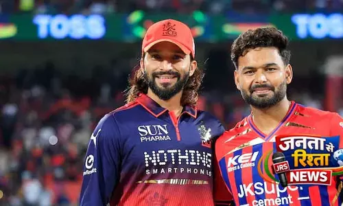 IPL 2026: Toss जीत RCB ने चुनी गेंदबाज़ी, LSG में बड़े बदलाव IPL 2026: Toss जीत RCB ने चुनी गेंदबाज़ी, LSG में बड़े बदलाव