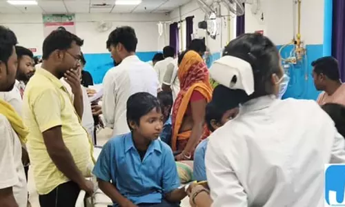 बिहार के सहरसा में दोपहर का भोजन करने के बाद 250 से अधिक बच्चे बीमार पड़े बिहार के सहरसा में दोपहर का भोजन करने के बाद 250 से अधिक बच्चे बीमार पड़े