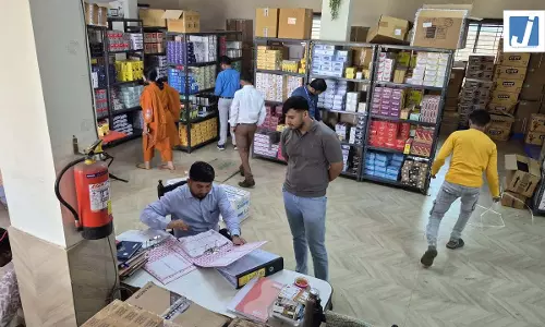रायपुर में मेडिकल दुकानों पर छापेमारी