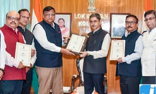 इस्तीफा नहीं देने पर अड़ी रहीं ममता बनर्जी, राज्यपाल ने भंग की विधानसभा