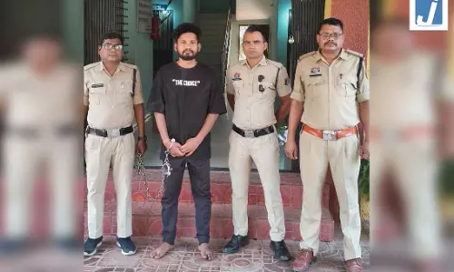 चाकूबाजी फिर हत्या, बाइक एक्सीडेंट और पैसों के लेन-देन की बात को लेकर दो पक्षों के बीच हुआ विवाद चाकूबाजी फिर हत्या, बाइक एक्सीडेंट और पैसों के लेन-देन की बात को लेकर दो पक्षों के बीच हुआ विवाद