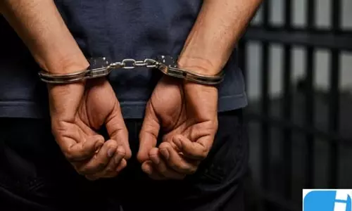 पुलिस ने लूट के मामले को सुलझाया, दो नेपाली नागरिक समेत 3 गिरफ्तार पुलिस ने लूट के मामले को सुलझाया, दो नेपाली नागरिक समेत 3 गिरफ्तार