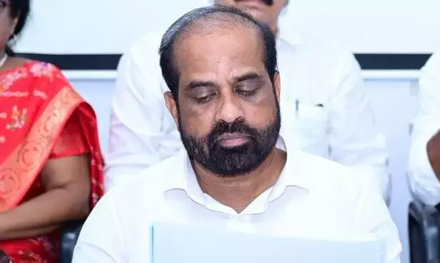 Andhra: AP ने लंबे समय से काम से दूर रहने वाले 51 सीनियर डॉक्टरों को नौकरी से निकाल दिया Andhra: AP ने लंबे समय से काम से दूर रहने वाले 51 सीनियर डॉक्टरों को नौकरी से निकाल दिया