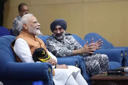 ऑपरेशन सिंदूर में भारत को मिली असाधारण विजय वीर सैनिकों के अद्भुत पराक्रम की मिसाल: प्रधानमंत्री मोदी ऑपरेशन सिंदूर में भारत को मिली असाधारण विजय वीर सैनिकों के अद्भुत पराक्रम की मिसाल: प्रधानमंत्री मोदी