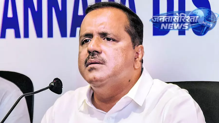 दलबदल कानून को मजबूत करने की तैयारी, MLA पर कड़े प्रतिबंधों की सिफारिश संभव दलबदल कानून को मजबूत करने की तैयारी, MLA पर कड़े प्रतिबंधों की सिफारिश संभव