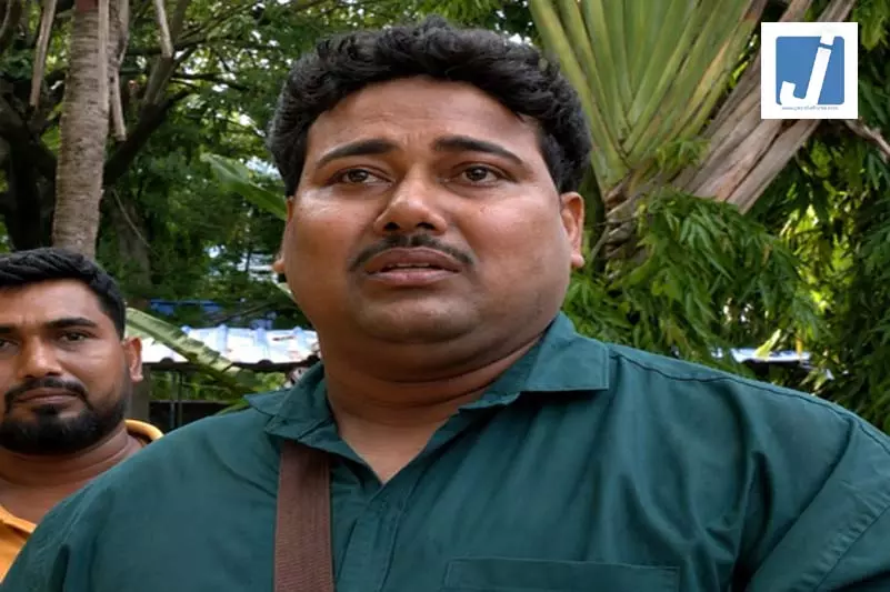 सुवेंदु के पीए चंद्रनाथ के भाई देव का दर्द छलका, कहा-किसी से कोई दुश्मनी नहीं थी, फिर क्यों मारा? सुवेंदु के पीए चंद्रनाथ के भाई देव का दर्द छलका, कहा-किसी से कोई दुश्मनी नहीं थी, फिर क्यों मारा?