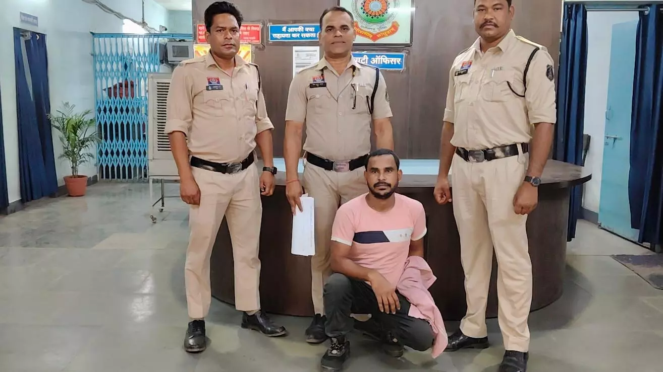 दोस्त की मां के साथ रेप करने का प्रयास, आरोपी की हुई गिरफ्तारी दोस्त की मां के साथ रेप करने का प्रयास, आरोपी की हुई गिरफ्तारी
