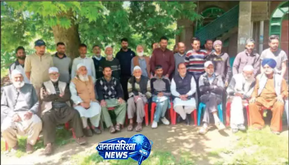 Kashmir निवासियों ने GMC के काम और नुटनुसा शिफ्टिंग पर विरोध जताया Kashmir निवासियों ने GMC के काम और नुटनुसा शिफ्टिंग पर विरोध जताया