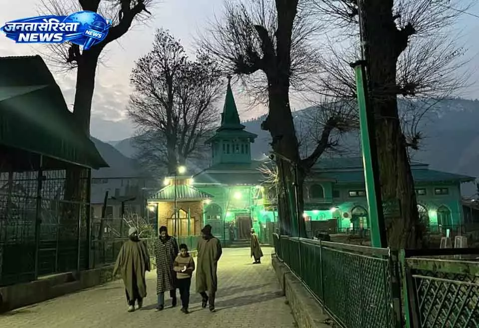Baramulla: सांप्रदायिक सद्भाव और भाईचारे का प्रतीक Baramulla: सांप्रदायिक सद्भाव और भाईचारे का प्रतीक