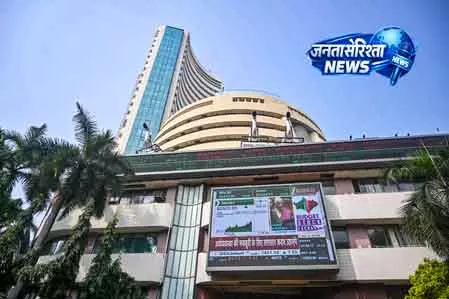 तेल की कीमतों में गिरावट से शेयर बाजार में तेजी, सेंसेक्स 940 अंक उछला तेल की कीमतों में गिरावट से शेयर बाजार में तेजी, सेंसेक्स 940 अंक उछला