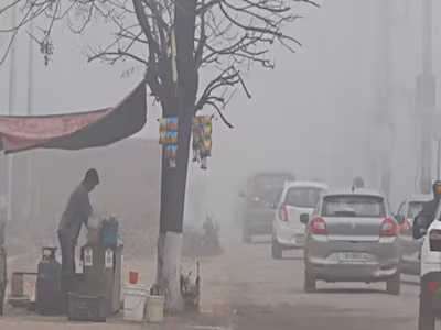 Ahmedabad: गुजरात में बारिश की संभावना जताई गई Ahmedabad: गुजरात में बारिश की संभावना जताई गई