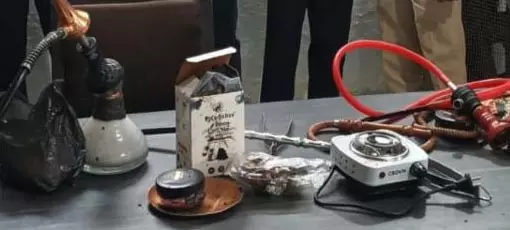 फार्म हाउस को पुलिस ने घेरा, हुक्का पार्टी का भंडाफोड़ फार्म हाउस को पुलिस ने घेरा, हुक्का पार्टी का भंडाफोड़