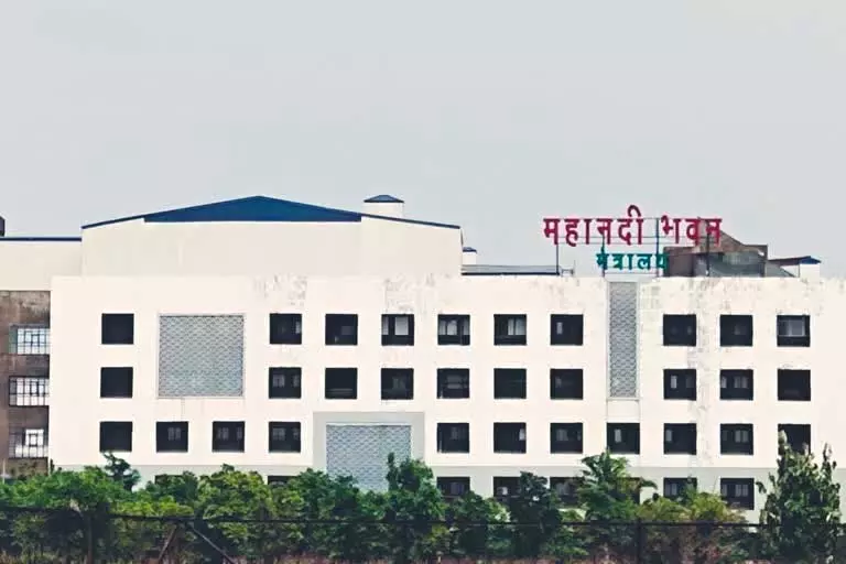 साय सरकार की बड़ी कार्रवाई, निज सचिव संकर्षण सिंह की संविदा नियुक्ति सेवाएं समाप्त साय सरकार की बड़ी कार्रवाई, निज सचिव संकर्षण सिंह की संविदा नियुक्ति सेवाएं समाप्त