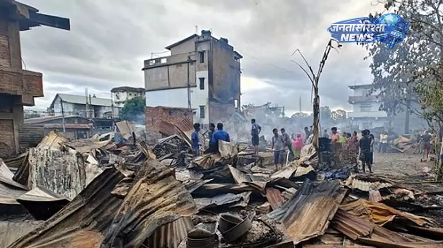 Manipur : कामजोंग में बॉर्डर के पास हमला, मिलिटेंट्स ने गांवों में आग लगाई, एक महिला घायल Manipur : कामजोंग में बॉर्डर के पास हमला, मिलिटेंट्स ने गांवों में आग लगाई, एक महिला घायल