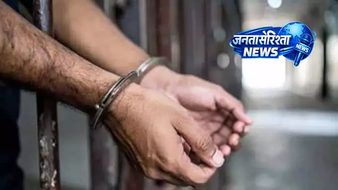 UP: दो थानों की पुलिस को चकमा देने वाला बदमाश गिरफ्तार, 12 मामले दर्ज UP: दो थानों की पुलिस को चकमा देने वाला बदमाश गिरफ्तार, 12 मामले दर्ज