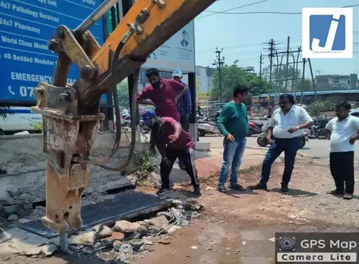 नगर निगम रायपुर की कार्रवाई, नाले पर कब्जा करने वाले अस्पताल प्रबंधन को चेतावनी और जुर्माना नगर निगम रायपुर की कार्रवाई, नाले पर कब्जा करने वाले अस्पताल प्रबंधन को चेतावनी और जुर्माना