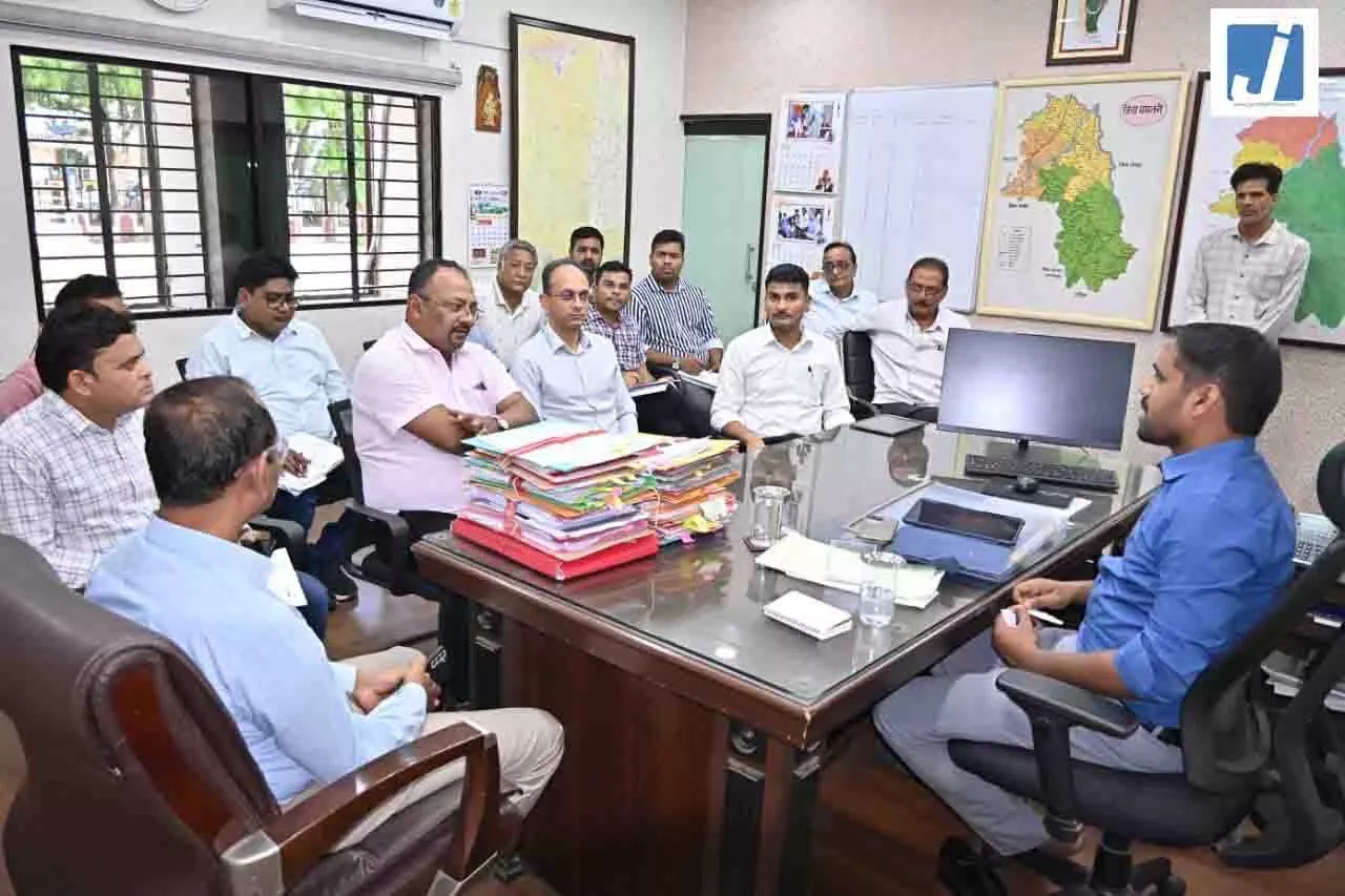 धमतरी में 150 करोड़ के कंप्रेस्ड बायो गैस प्लांट स्थापना पर मंथन धमतरी में 150 करोड़ के कंप्रेस्ड बायो गैस प्लांट स्थापना पर मंथन