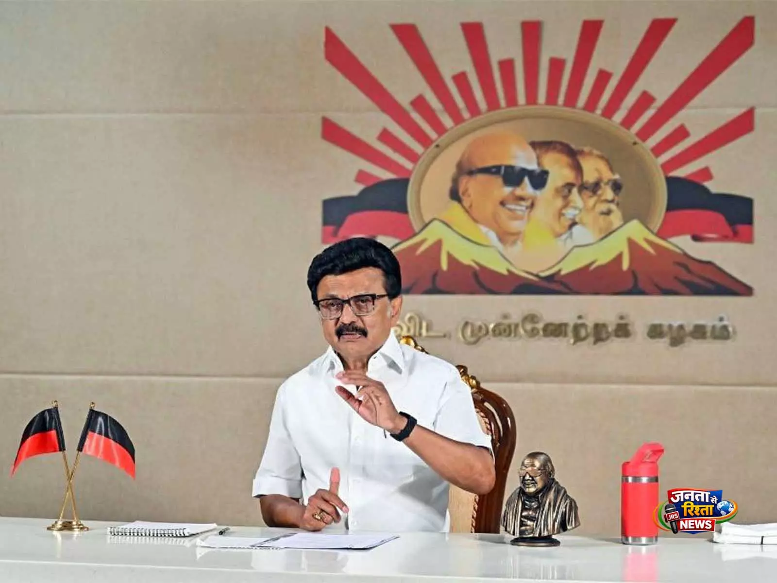 तमिलनाडु की त्रिशंकु विधानसभा: TVK को समर्थन देने पर DMK ने कांग्रेस पर विश्वासघात का आरोप लगाया तमिलनाडु की त्रिशंकु विधानसभा: TVK को समर्थन देने पर DMK ने कांग्रेस पर विश्वासघात का आरोप लगाया