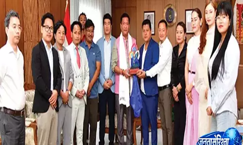 इटानगर: खांडू ने राज्य के क्रिएटिव सेक्टर को संस्थागत बनाने का विजन किया पेश इटानगर: खांडू ने राज्य के क्रिएटिव सेक्टर को संस्थागत बनाने का विजन किया पेश