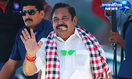तमिलनाडु में सरकार गठन की खींचतान तेज, AIADMK विधायकों की चेन्नई वापसी के आदेश तमिलनाडु में सरकार गठन की खींचतान तेज, AIADMK विधायकों की चेन्नई वापसी के आदेश
