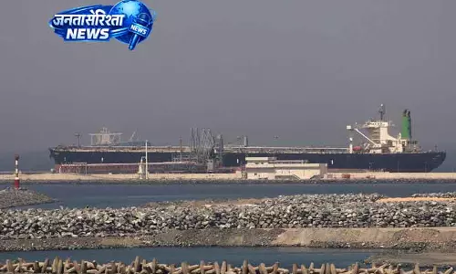 Dubai UAE ने ड्रोन-मिसाइल हमलों की रिपोर्ट दी Dubai UAE ने ड्रोन-मिसाइल हमलों की रिपोर्ट दी