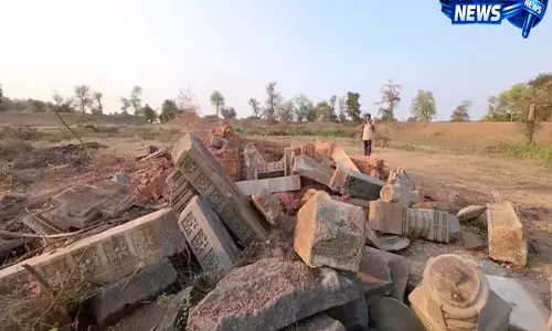 Hyderabad: 800 साल पुराने काकतीय मंदिर गिराने पर वारंगल में मामला दर्ज Hyderabad: 800 साल पुराने काकतीय मंदिर गिराने पर वारंगल में मामला दर्ज