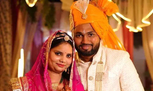 मंडप में आई फिर खिंचवाईं फोटो, दुल्हन अचानक हुई गायब, दूल्हे पक्ष का हंगामा मंडप में आई फिर खिंचवाईं फोटो, दुल्हन अचानक हुई गायब, दूल्हे पक्ष का हंगामा