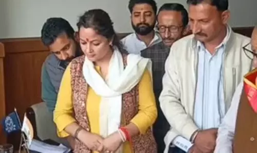 Shimla: शिमला में नामांकन प्रक्रिया ने पकड़ी रफ्तार Shimla: शिमला में नामांकन प्रक्रिया ने पकड़ी रफ्तार