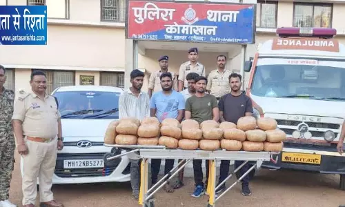 एंबुलेंस से अवैध कारोबार, 50 लाख का गांजा बरामद एंबुलेंस से अवैध कारोबार, 50 लाख का गांजा बरामद