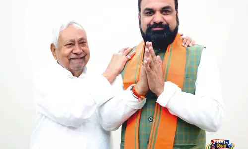 नीतीश कुमार ने बिहार के CM सम्राट चौधरी से मुलाक़ात की, कैबिनेट विस्तार के बाद दी शुभकामनाएँ