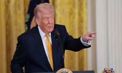 Trump का दावा: झड़पों के बावजूद ईरान के साथ संघर्ष-विराम कायम, टूटने पर दी चेतावनी Trump का दावा: झड़पों के बावजूद ईरान के साथ संघर्ष-विराम कायम, टूटने पर दी चेतावनी