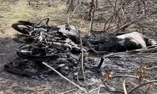 गरियाबंद में बाइक सवार जिंदा जला, ऐसे हुई घटना गरियाबंद में बाइक सवार जिंदा जला, ऐसे हुई घटना